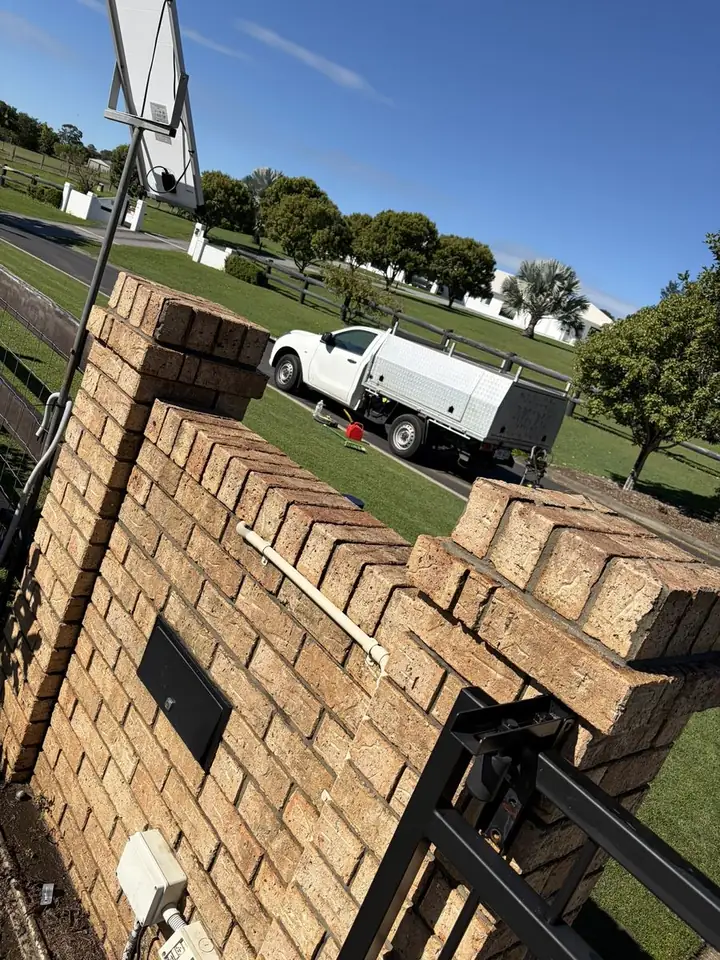 Brick front fence and pillars in brisbane after cleaning